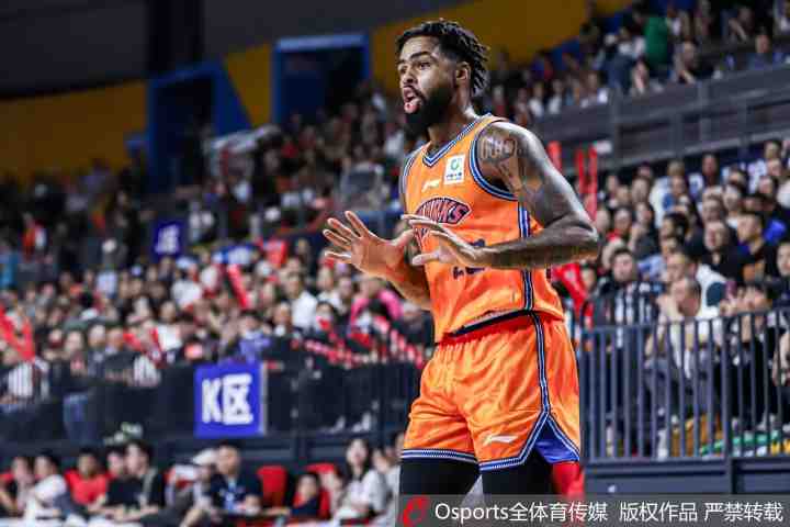 还在适应节奏!拉塞尔首节出战6分钟 5中1拿到4分1抢断