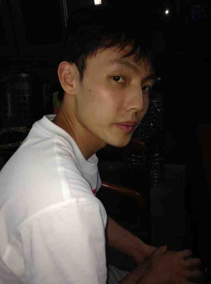 这风格有点emo!徐杰晒照:人生就是一部跌宕起伏的电影 人生如戏